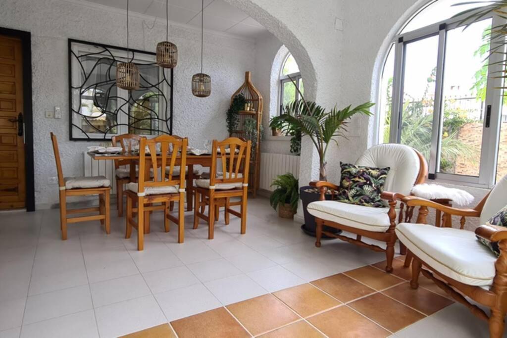 Tropical Paradise Villa In Торевьиа Экстерьер фото