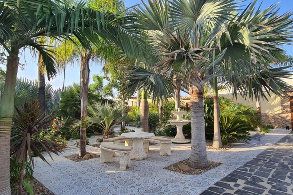 Tropical Paradise Villa In Торевьиа Экстерьер фото