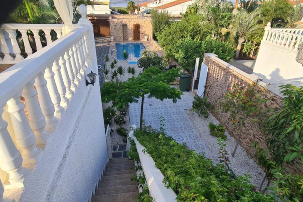 Tropical Paradise Villa In Торевьиа Экстерьер фото